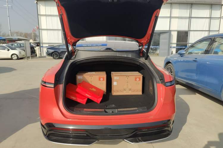 Used Avatr 06 2025 Pro Range-Extended Edition Trunk