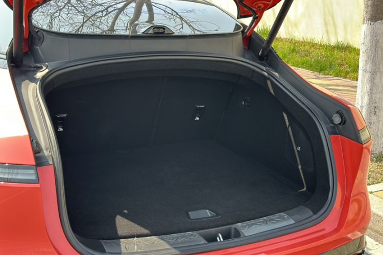 Used Avatr 06 2025 Pro Range-Extended Edition Trunk