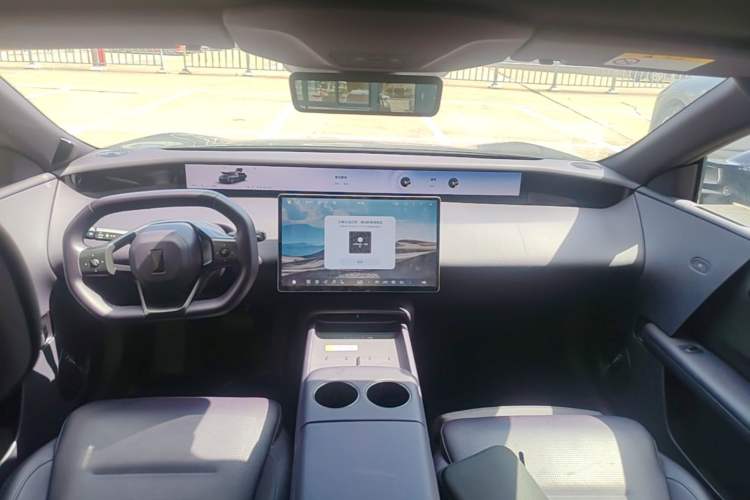 Used Avatr 06 2025 Ultra Pure Electric Edition Center Console