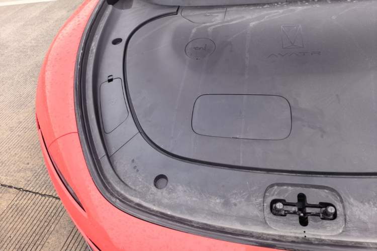 Used Avatr 06 2025 Pro Range-Extended Edition Engine Bay Right