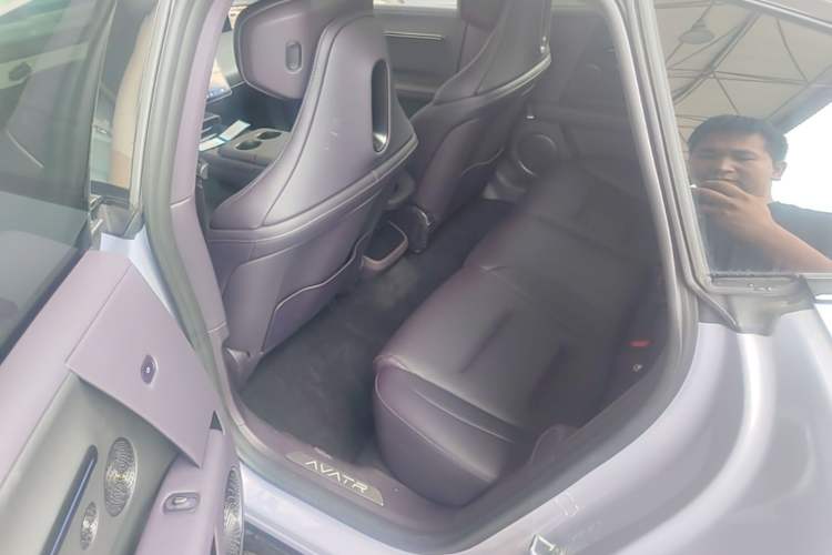 Used Avatr 06 2025 Ultra Pure Electric Edition Left Rear Seat