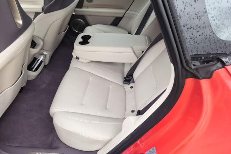 Used Avatr 06 2025 Pro Range-Extended Edition Left Rear Seat