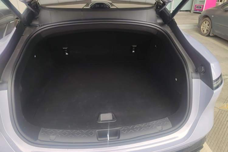 Used Avatr 06 2025 Ultra Pure Electric Edition Trunk