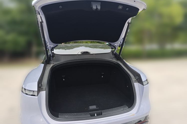 Used Avatr 06 2025 Pro Range-Extended Edition Trunk