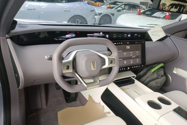 Used Avatr 06 2025 Pro Range-Extended Edition Center Console
