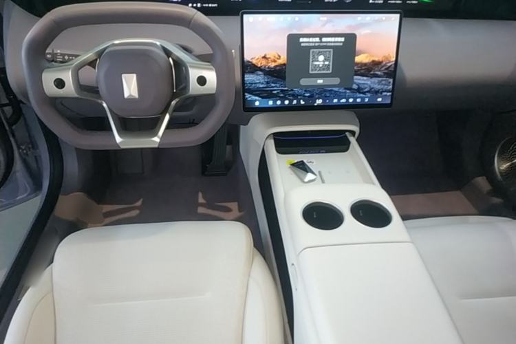 Used Avatr 06 2025 Pro Range-Extended Edition Center Console