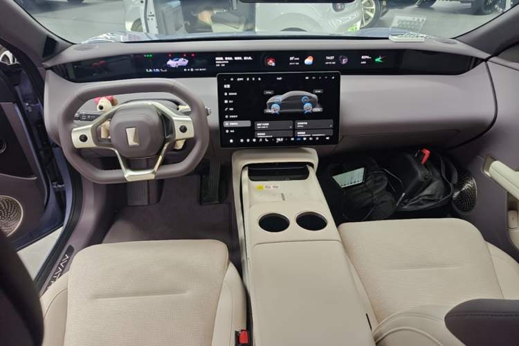 Used Avatr 06 2025 Pro Range-Extended Edition Center Console
