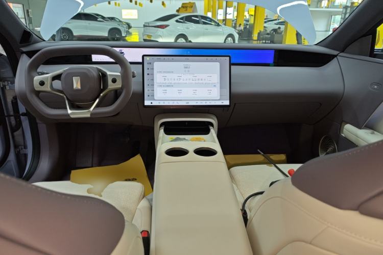 Used Avatr 06 2025 Pro Range-Extended Edition Center Console