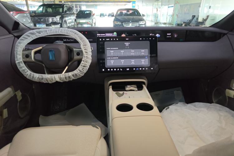 Used Avatr 06 2025 Pro Range-Extended Edition Center Console