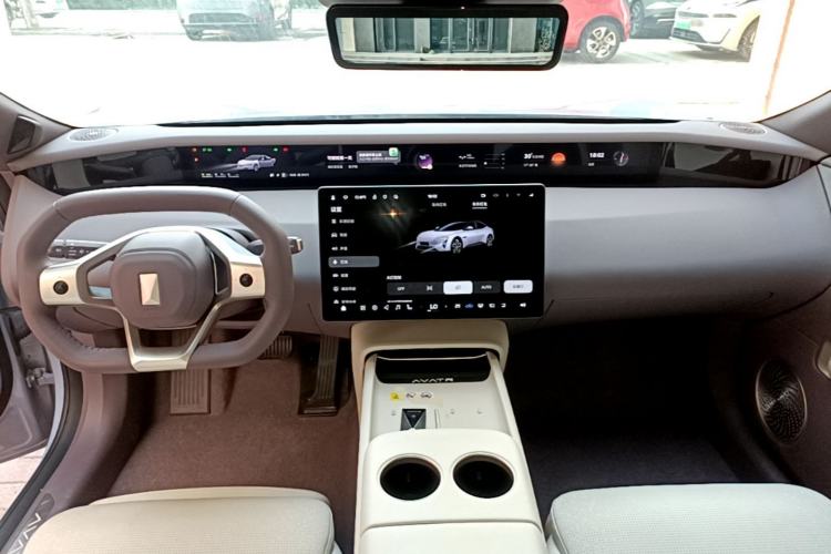 Used Avatr 06 2025 Pro Range-Extended Edition Center Console
