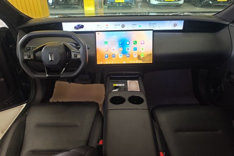 Used Avatr 06 2025 Ultra Pure Electric Edition Center Console