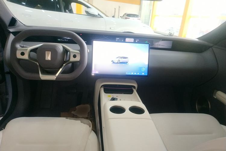 Used Avatr 06 2025 Pro Range-Extended Edition Center Console