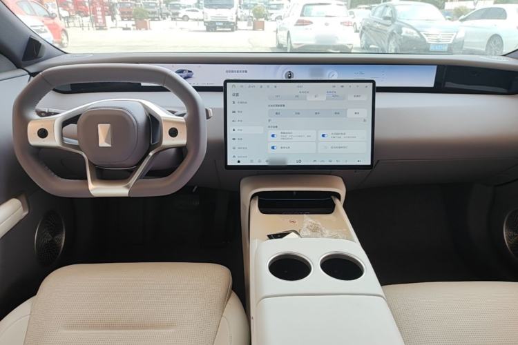 Used Avatr 06 2025 Pro Range-Extended Edition Center Console