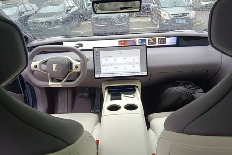 Used Avatr 06 2025 Pro Range-Extended Edition Center Console