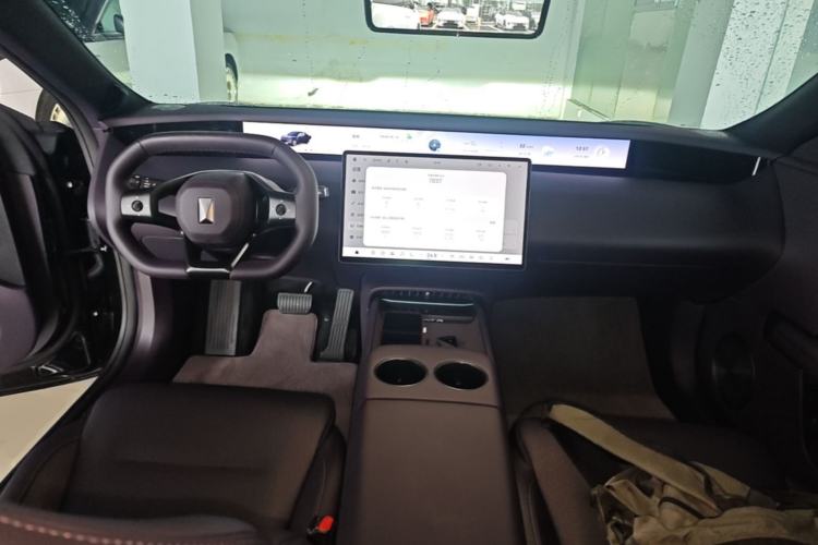 Used Avatr 06 2025 Max Extended-Range Edition Center Console