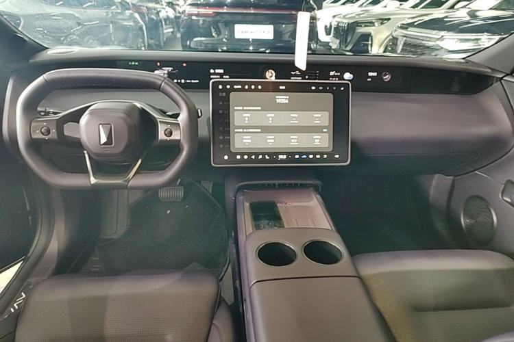 Used Avatr 06 2025 Pro Range-Extended Edition Center Console