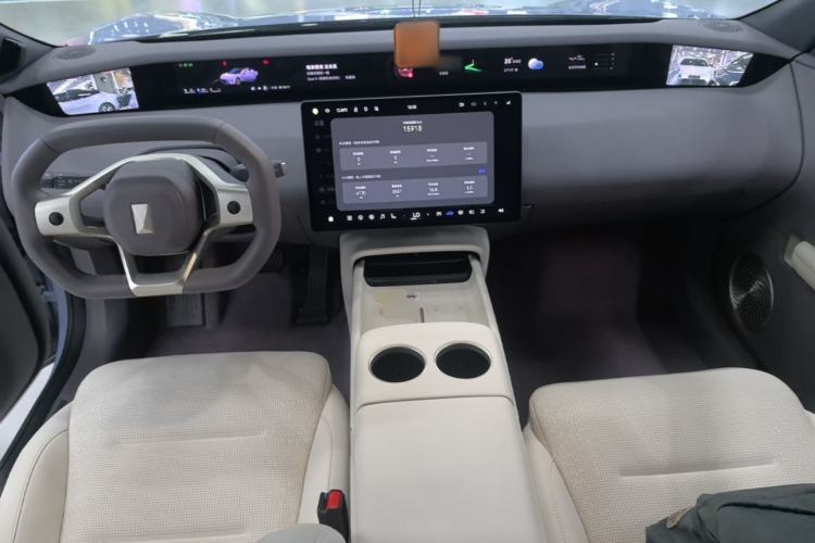 Used Avatr 06 2025 Max Extended-Range Edition Center Console