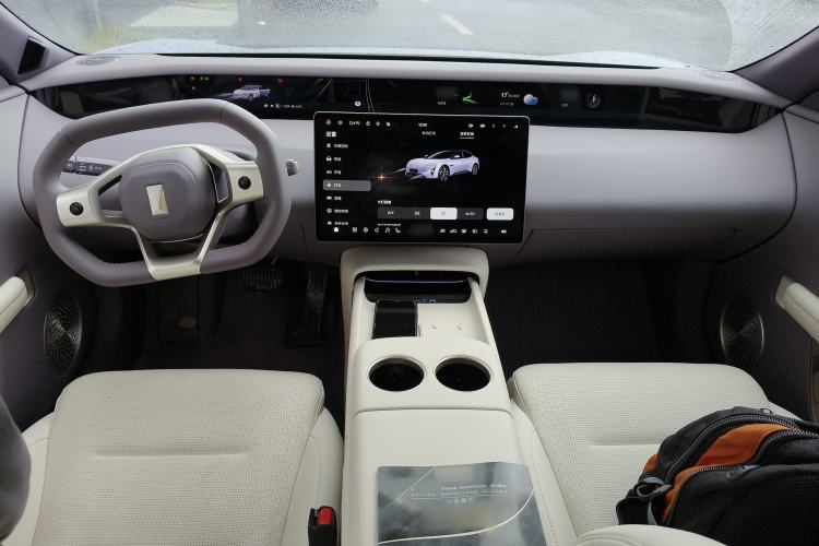 Used Avatr 06 2025 Pro Range-Extended Edition Center Console