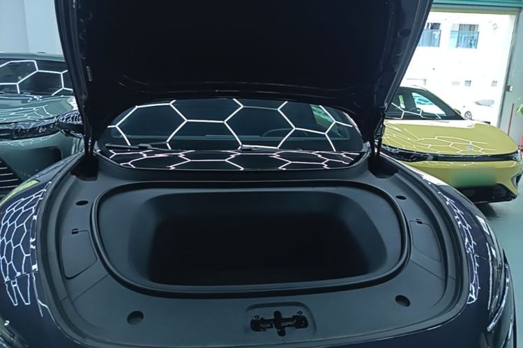 Used Avatr 06 2025 Ultra Pure Electric Edition Engine Bay