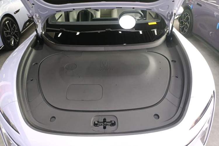 Used Avatr 06 2025 Pro Range-Extended Edition Engine Bay