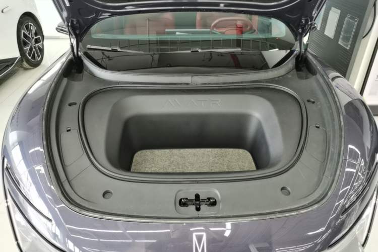 Used Avatr 06 2025 Ultra Pure Electric Edition Engine Bay