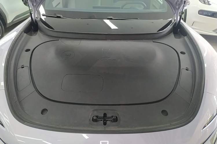 Used Avatr 06 2025 Max Extended-Range Edition Engine Bay