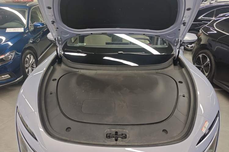 Used Avatr 06 2025 Pro Range-Extended Edition Engine Bay