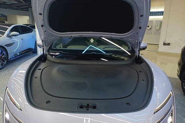 Used Avatr 06  Engine Bay