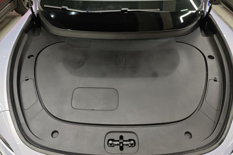 Used Avatr 06 2025 Pro Range-Extended Edition Engine Bay
