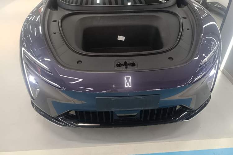 Used Avatr 06 2025 Ultra Pure Electric Edition Engine Bay