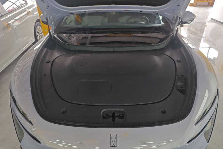 Used Avatr 06 2025 Pro Range-Extended Edition Engine Bay