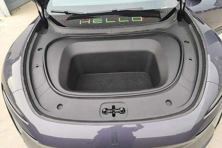 Used Avatr 06 2025 Ultra Pure Electric Edition Engine Bay