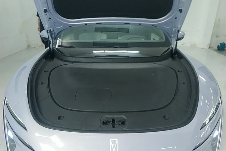 Used Avatr 06 2025 Pro Range-Extended Edition Engine Bay