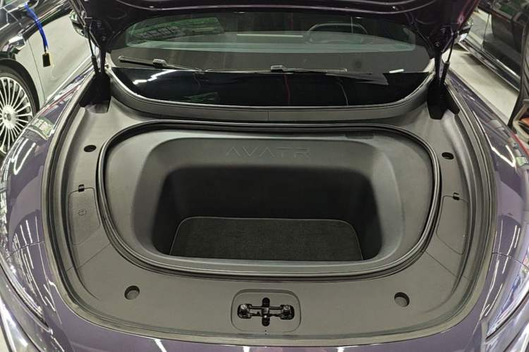 Used Avatr 06 2025 Ultra Pure Electric Edition Engine Bay