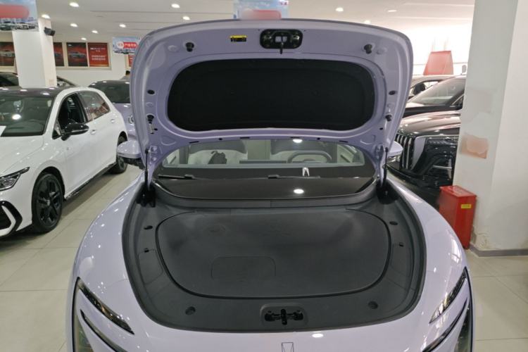 Used Avatr 06 2025 Pro Range-Extended Edition Engine Bay