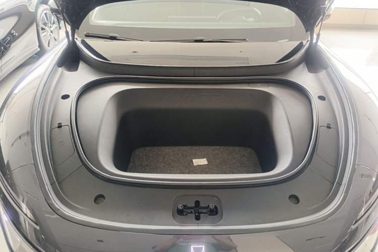 Used Avatr 06 2025 Ultra Pure Electric Edition Engine Bay
