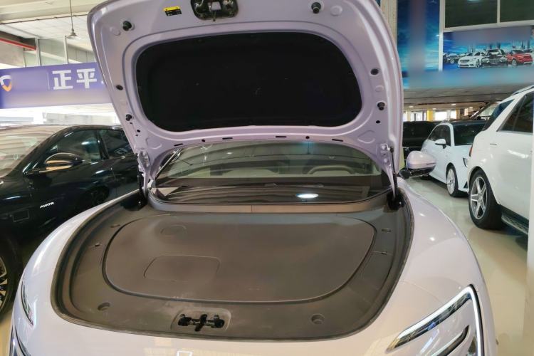 Used Avatr 06 2025 Pro Range-Extended Edition Engine Bay