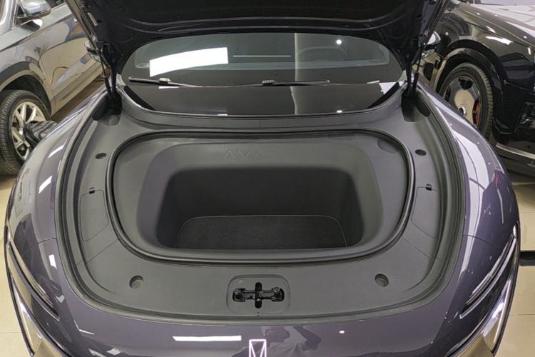 Used Avatr 06 2025 Ultra Pure Electric Edition Engine Bay