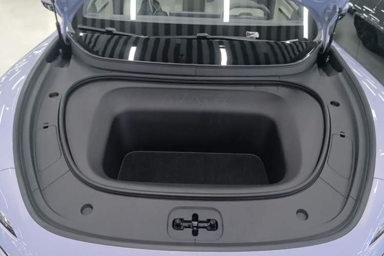 Used Avatr 06 2025 Ultra Pure Electric Edition Engine Bay