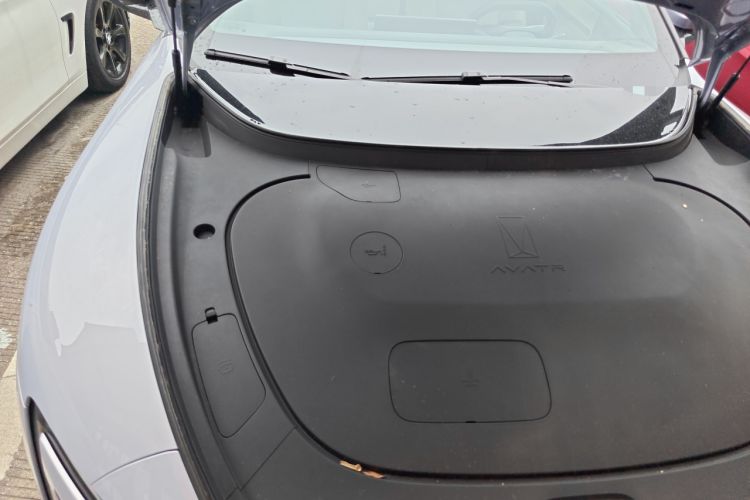Used Avatr 06 2025 Pro Range-Extended Edition Engine Bay Right