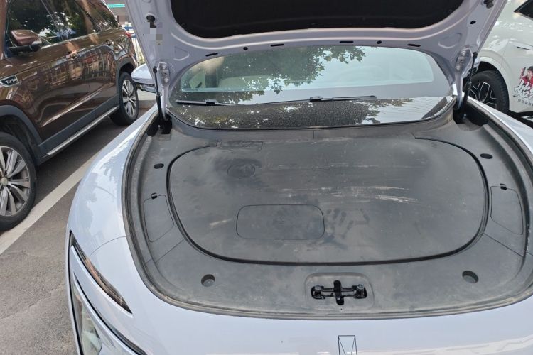 Used Avatr 06 2025 Pro Range-Extended Edition Engine Bay Right