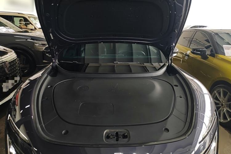 Used Avatr 06 2025 Pro Range-Extended Edition Engine Bay