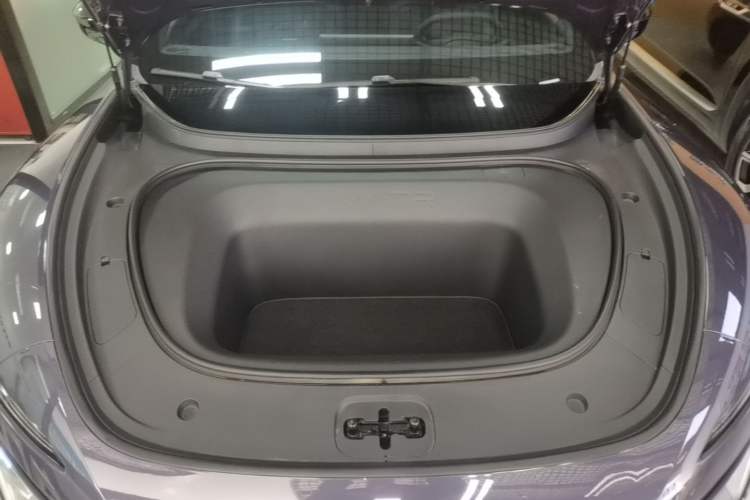 Used Avatr 06 2025 Ultra Pure Electric Edition Engine Bay