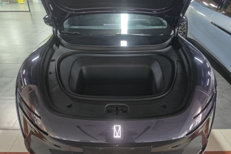 Used Avatr 06 2025 Ultra Pure Electric Edition Engine Bay