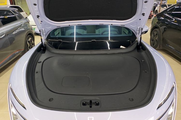 Used Avatr 06 2025 Pro Range-Extended Edition Engine Bay