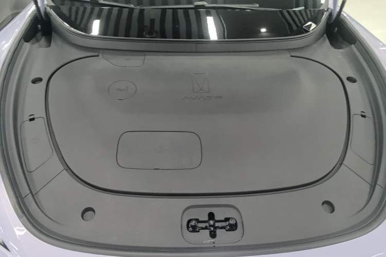 Used Avatr 06 2025 Max Extended-Range Edition Engine Bay