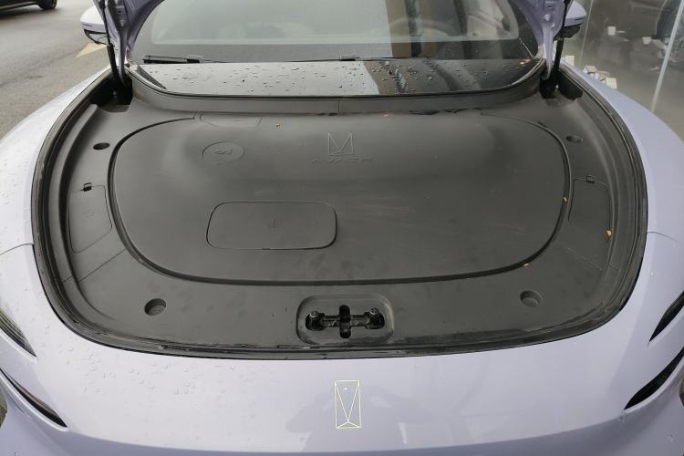 Used Avatr 06 2025 Pro Range-Extended Edition Engine Bay