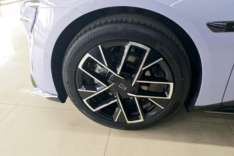 Used Avatr 06 2025 Pro Range-Extended Edition Exterior 1