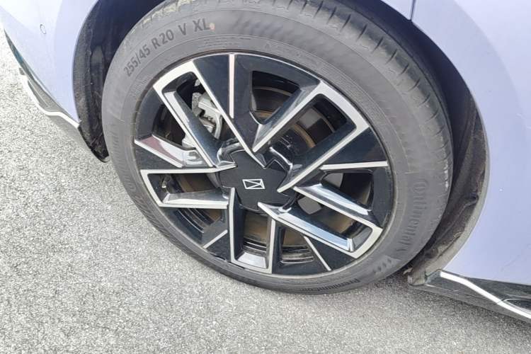 Used Avatr 06 2025 Pro Range-Extended Edition Exterior 2