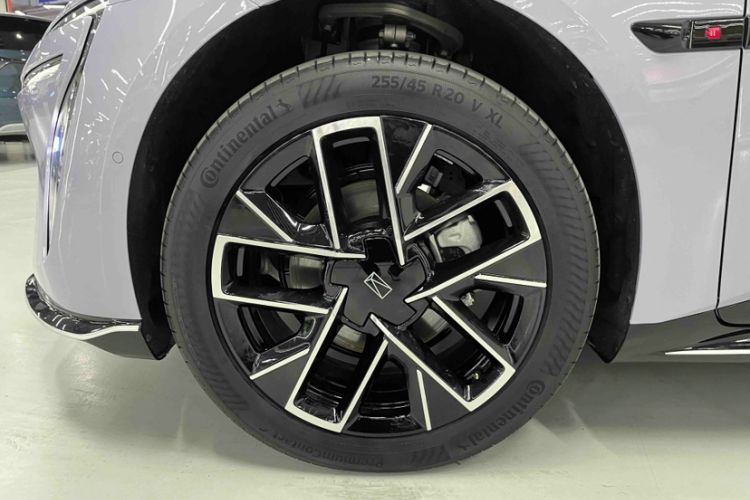 Used Avatr 06 2025 Max All-Electric Version Exterior 4